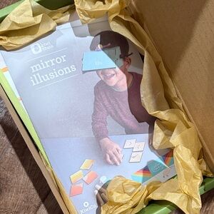 KiwiCo Mirror Illusions Building Set - Multicolor